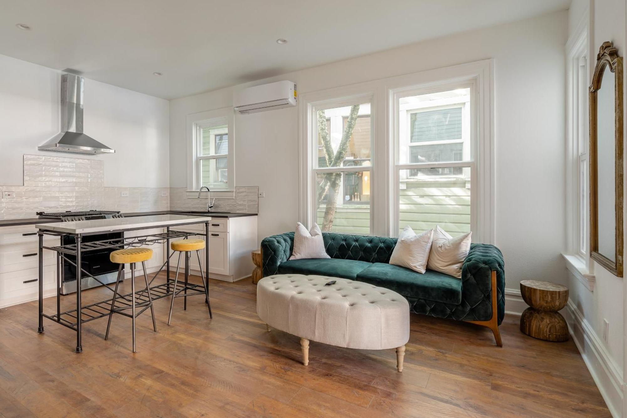 Stay Portland - The Retrouvailles Suite- Espresso & Craft Brews Exterior photo