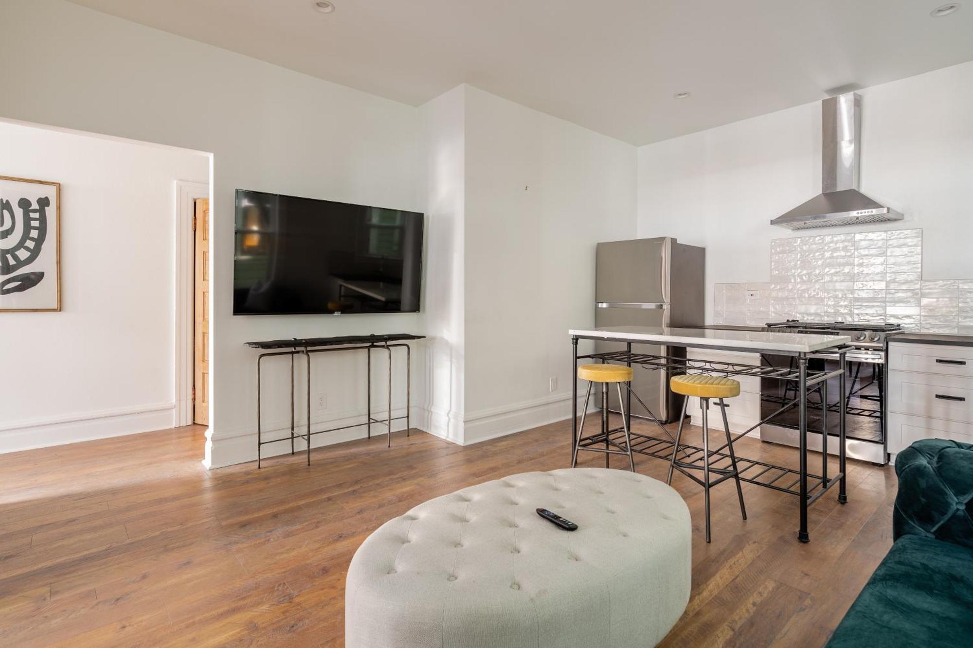 Stay Portland - The Retrouvailles Suite- Espresso & Craft Brews Exterior photo